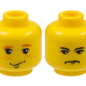 Lego Minifigur Huvud Dubbelsidigt Manligt Flin Jordorange Fräknar & Ögonbryn Stern, Svarta Ögonbryn Mönster (HP Ron Weasley / Vincent Crabbe)