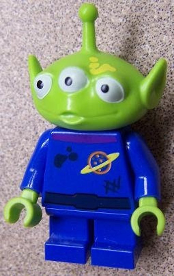 Lego toy story alien hotsell
