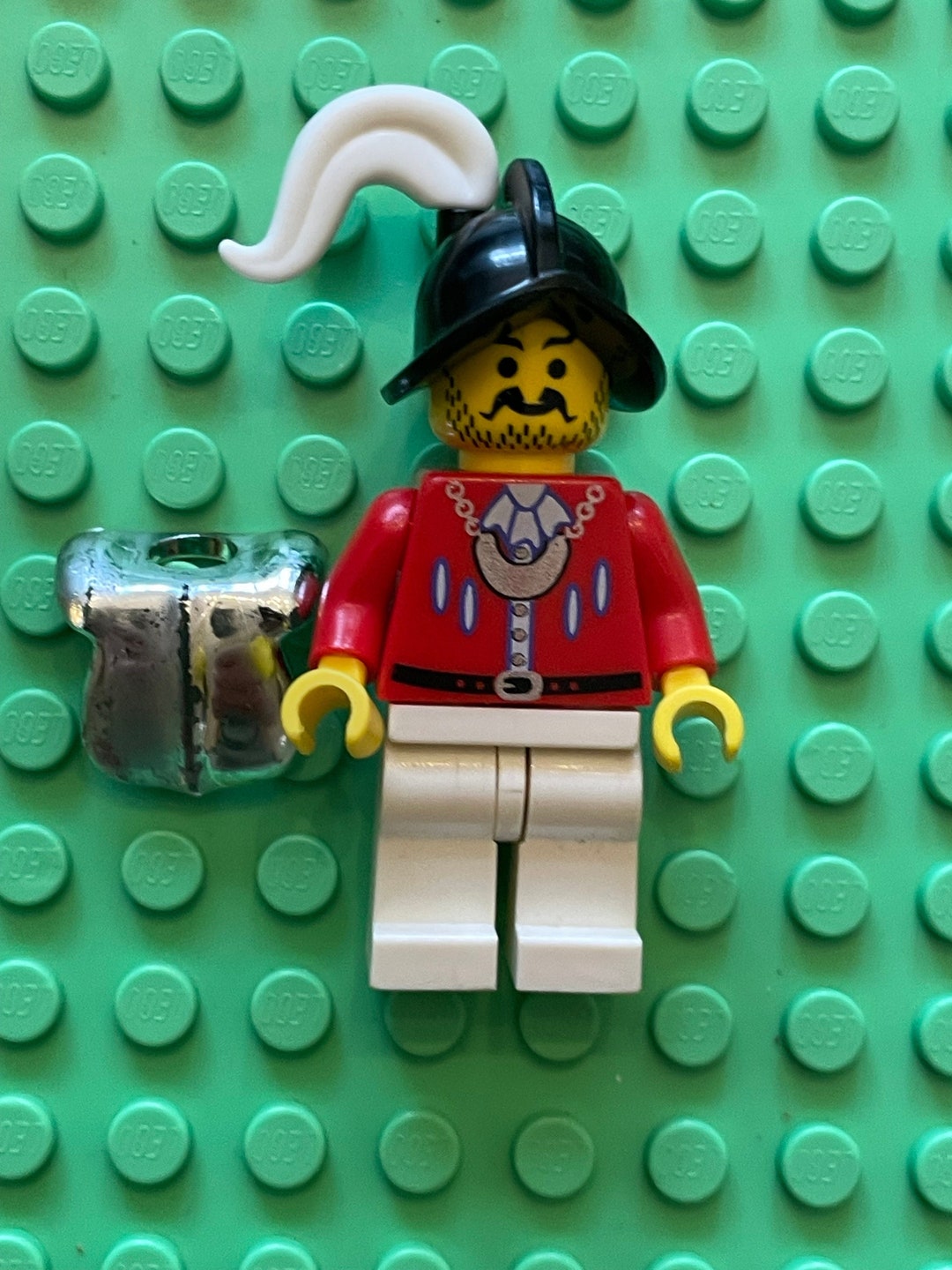 LEGO Minifigure 1980s / 1990s Pirate Ship Captain Red Beard pi055 + Gray  Cutlass