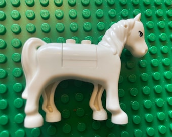 Lego MINIFIGURE Horse with 2 x 2 Cutout with Bright Light Blue Eyes and 3 Black Eyelashes Pattern