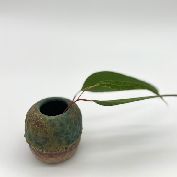 Vase en raku bleu-vert