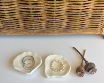Set kleine snuisterijenschalen - handgemaakte keramische schelpringschotelset, kustsieradenhouder, decoratief catchall-schotelcadeau