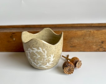 Vase botanique en céramique | Vase à pétales fait main