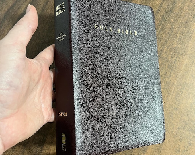 NIV 1984 Giant Print Reference Bible - Burgundy Bonded Leather - Out of Print NIV New International Version 84, printed in usa 0310908167