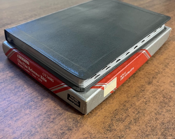 NIV 1984 Ultrathin Reference Bible Thumb Indexed - Gray Bonded Leather - out of print NIV, Broadman and Holman (Thinline Size)