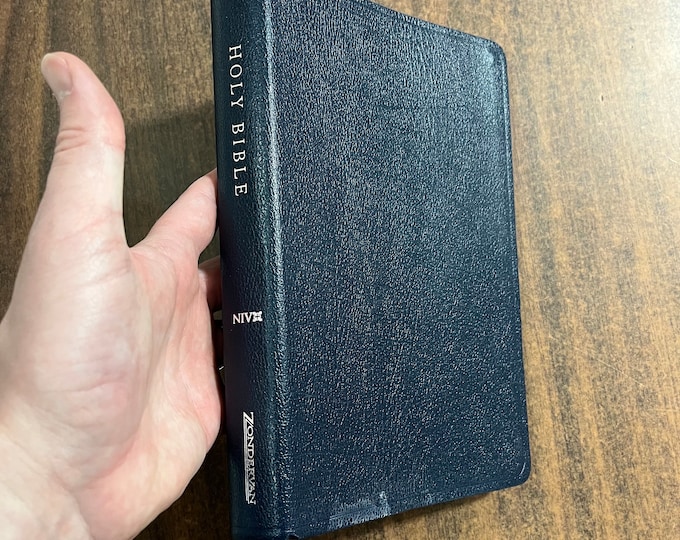 NIV 1984 Large Print Thinline Reference Bible - Navy Bonded Leather, Center Column Reference - Out of Print NIV, New International Version