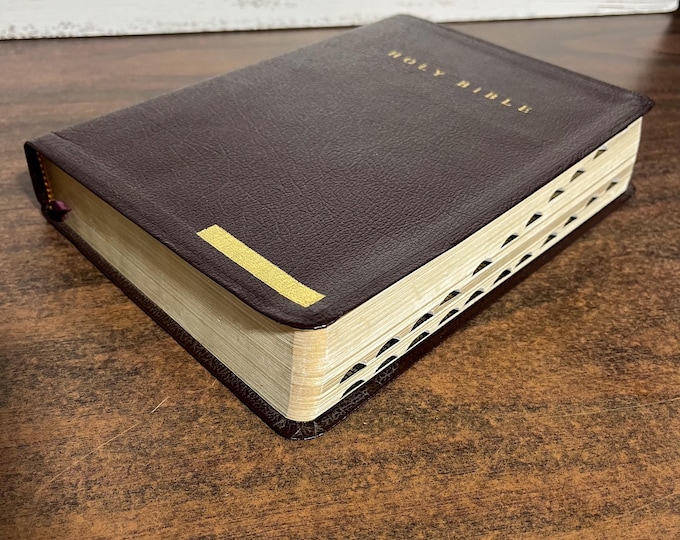 NIV 1984 Giant Print Bible Thumb Indexed - Burgundy Bonded Leather - Out of Print NIV New International Version 84, printed in usa