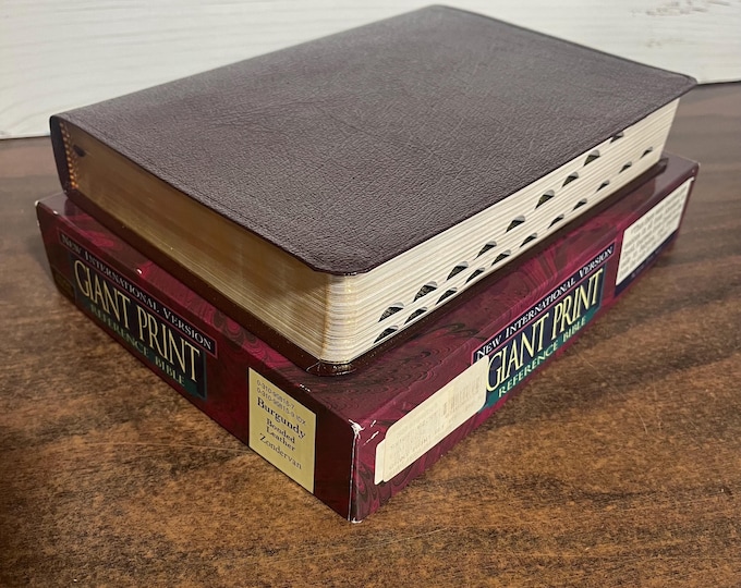 NIV 1984 Giant Print Bible Thumb Indexed - Burgundy Bonded Leather - NIV New International Version 84 printed in usa 0310906167 / 0310908159