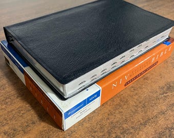 NIV 1984 Large Print Reference Bible - Navy Blue Bonded  NIV Large Print Reference Bible 1986 Navy Imitation Leather Text 1984 main image 0