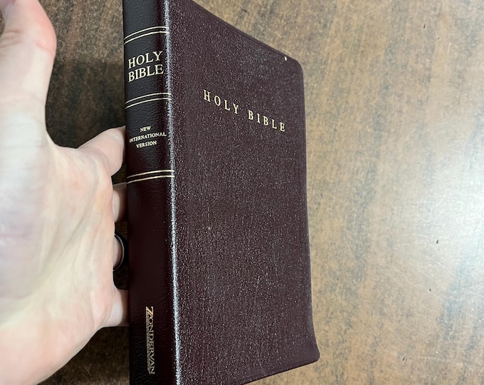 NIV 1984 Classic Reference Bible - Burgundy Bonded Leather - out of print NIV, Printed in United States of America USA, center column refere