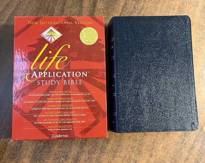 NIV 1984 Life Application Study Bible - Navy Bonded Leather - Printed in United States America USA - Out of Print NIV 0310919819