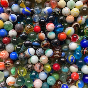 100 vintage marbles, lot of glass marbles in different colors, shooters, collectible target marble mix
