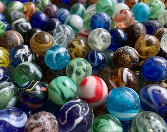 20 Vintage Veiligglas Swirl Marbles, Collectible Dutch Glass, 1950s-1960s