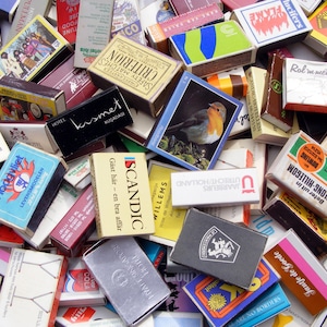 25 empty vintage matchboxes, match boxes, matchbooks, small gift boxes, tiny wooden boxes, matchbox labels, match books