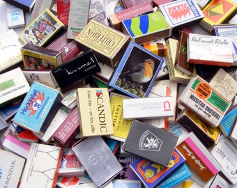 25 empty vintage matchboxes, match boxes, matchbooks, small gift boxes, tiny wooden boxes, matchbox labels, match books