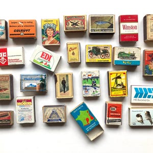 25 empty vintage matchboxes, matchbooks, small gift boxes, tiny wooden boxes, match books, match boxes