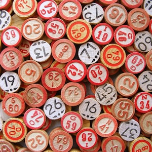 100 bingo numbers, mixed lotto tokens, tombola game pieces, wooden bingo tiles, board game pieces, game tiles, vintage bulk wooden tokens