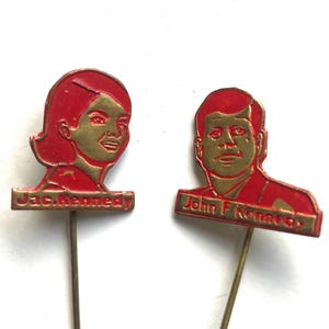 Vintage Kennedy pins, Jacqueline (Jackie) and John Kennedy pins, lapel pin, badge, usa president gift, collectible