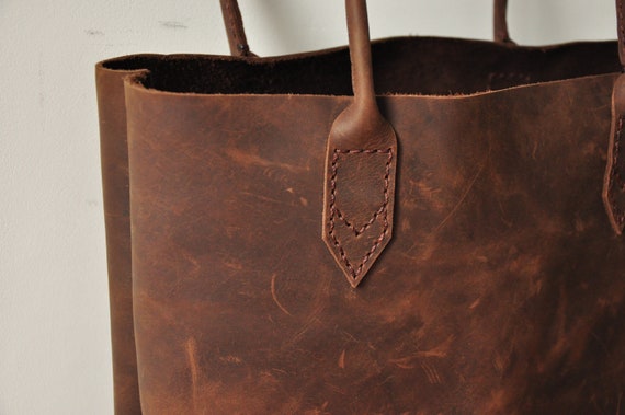 トートバッグ brown calf leather shopping bag with minimalist design and Minimalist Brown Leather Tote Bag, Leather Tote, Simplistic