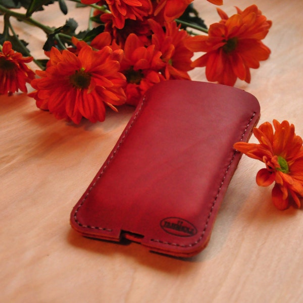 Custom-sized Simple Leather Phone Case / iPhone Pouch / Mobile Sleeve in Red Full Grain Leather