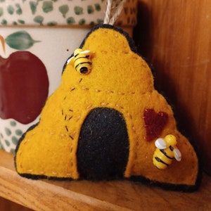 Bee Hive Ornament Digital Pattern | beehive magnet | bee ornament |felt ornament | Pdf PATTERN ONLY