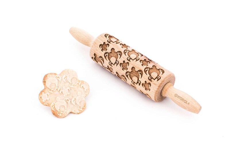 Junior rolling pin for cookies embossing roller. Lovely turtles