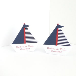 Boite à dragées en forme de bateau, bleue, blanche et rouge, pour baptême, anniversaire,  communion…