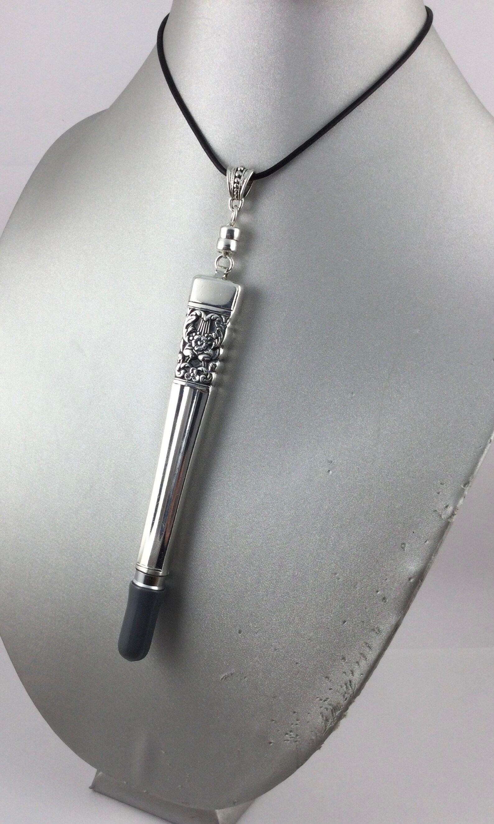 Origin Shiny Silver Pen Necklace Style 743 main image 0