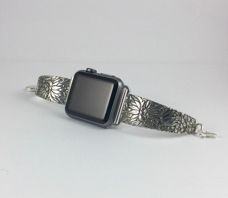 38mm strap on 40mm apple watch