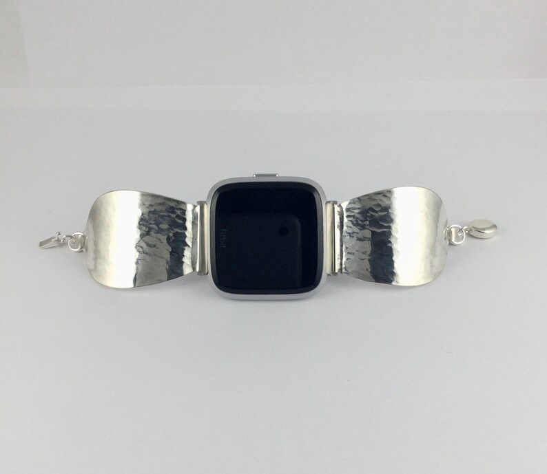 fitbit versa bands size