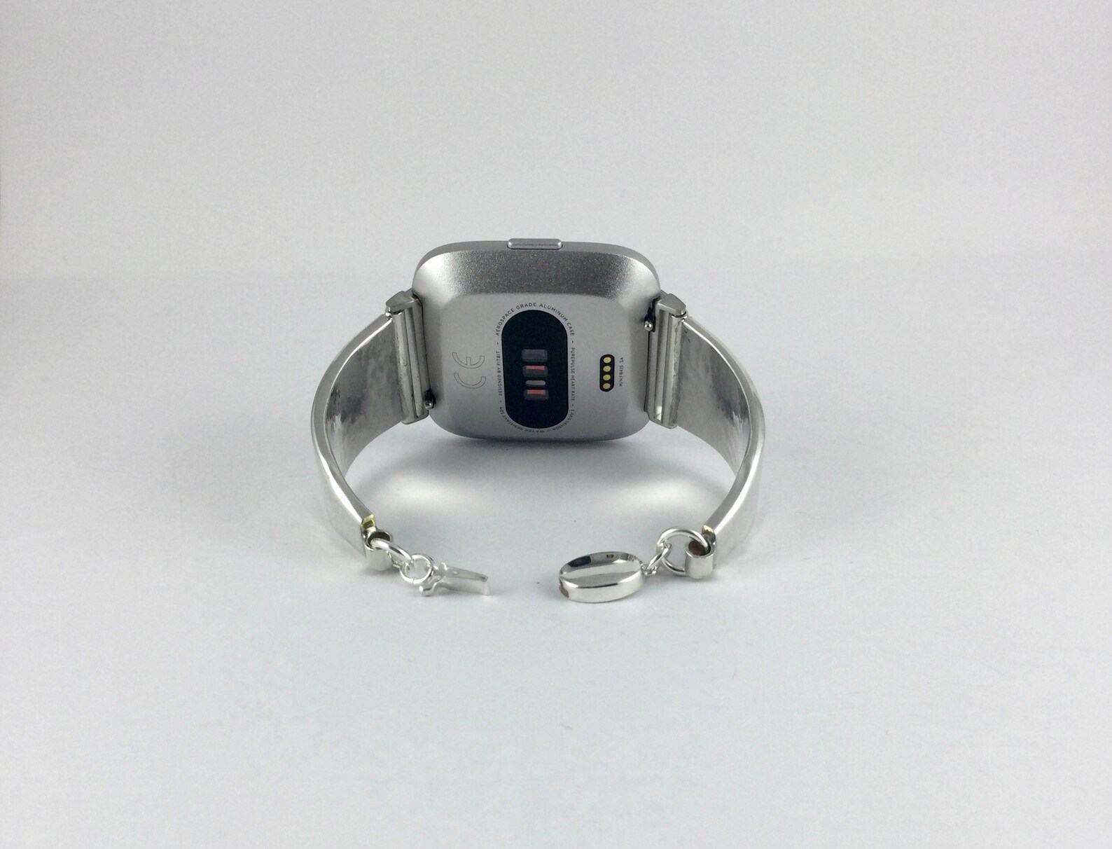 fitbit versa 2 band sizes