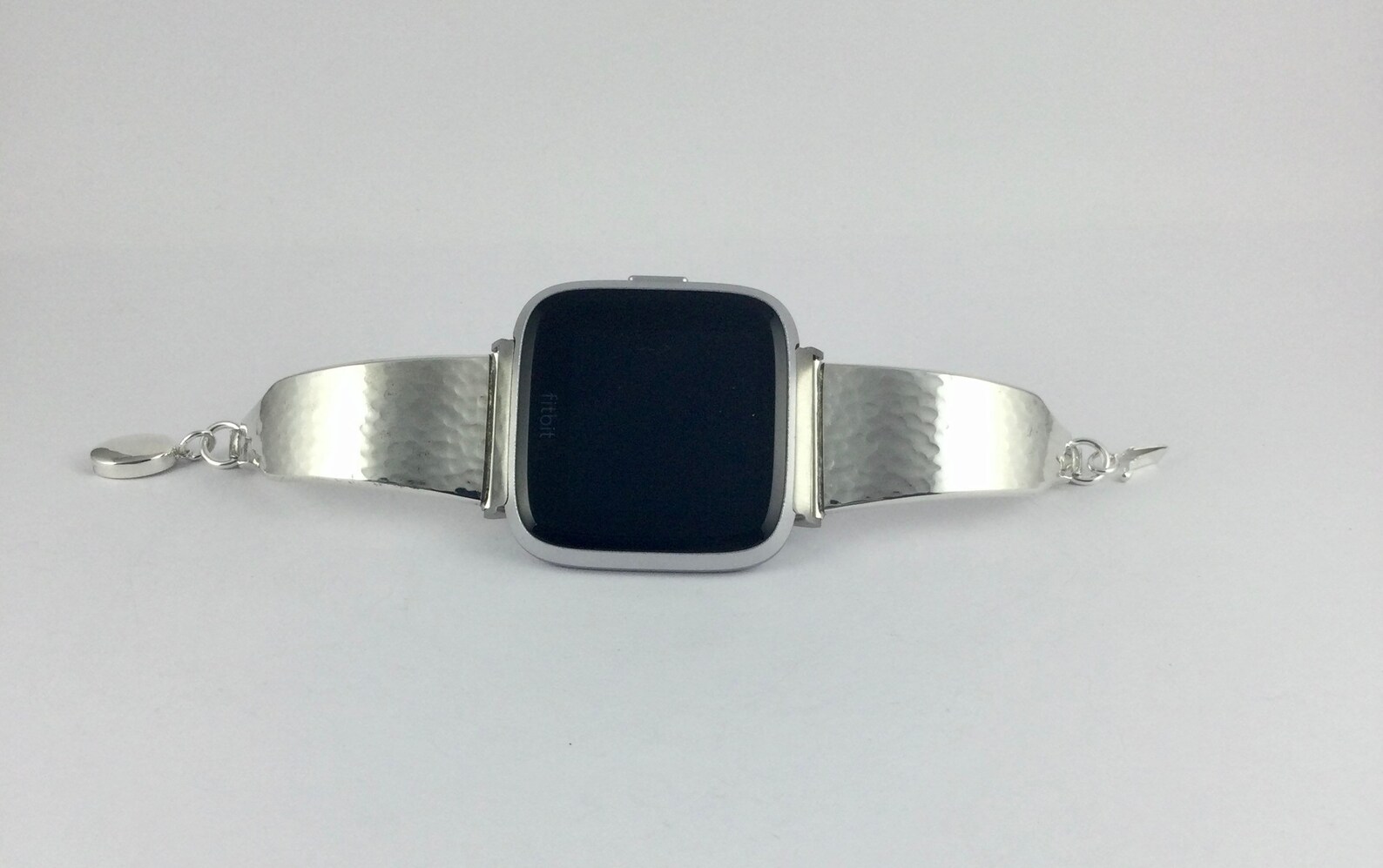 fitbit versa 2 band sizes