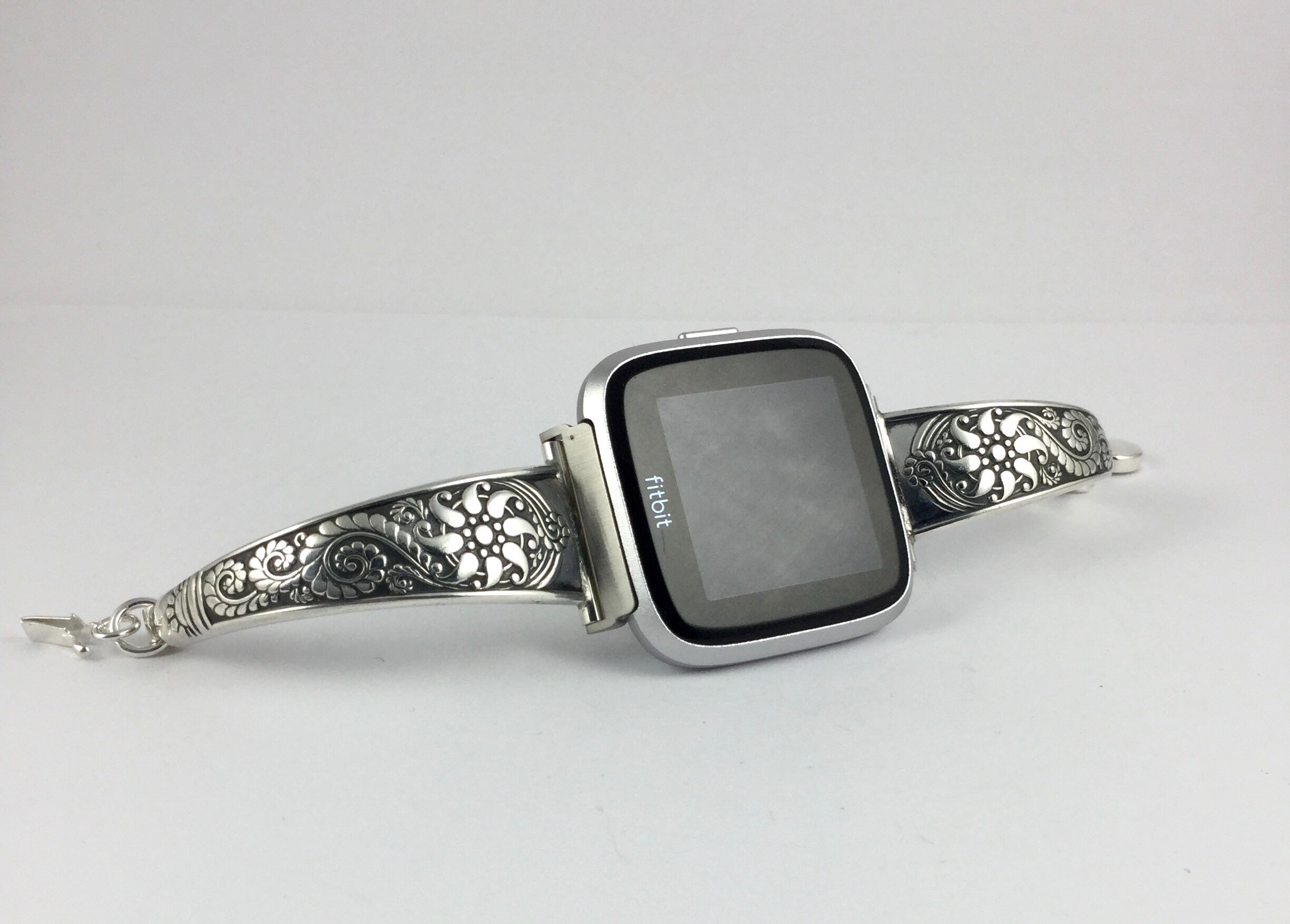 fitbit versa bands size