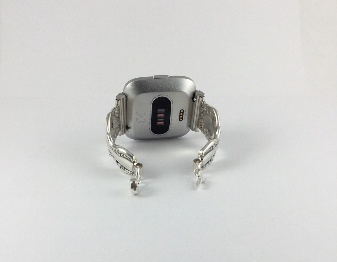 fitbit versa bands size