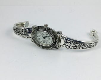 Reloj con mango de cuchara - Tamaño 6 1/2 pulgadas - Joyería con forma de cuchara curvada - N.° 11767