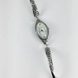 Montre avec manche en cuillère - taille 7 pouces - montre-bracelet de style vintage - # 10371