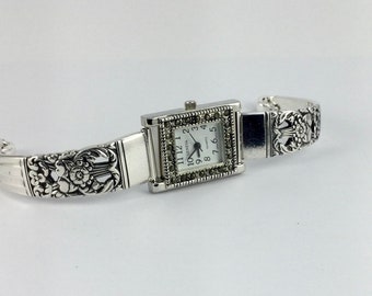 Reloj con mango de cuchara - Tamaño 6 3/4 pulgadas - Correa de reloj plateada - N.° 10743