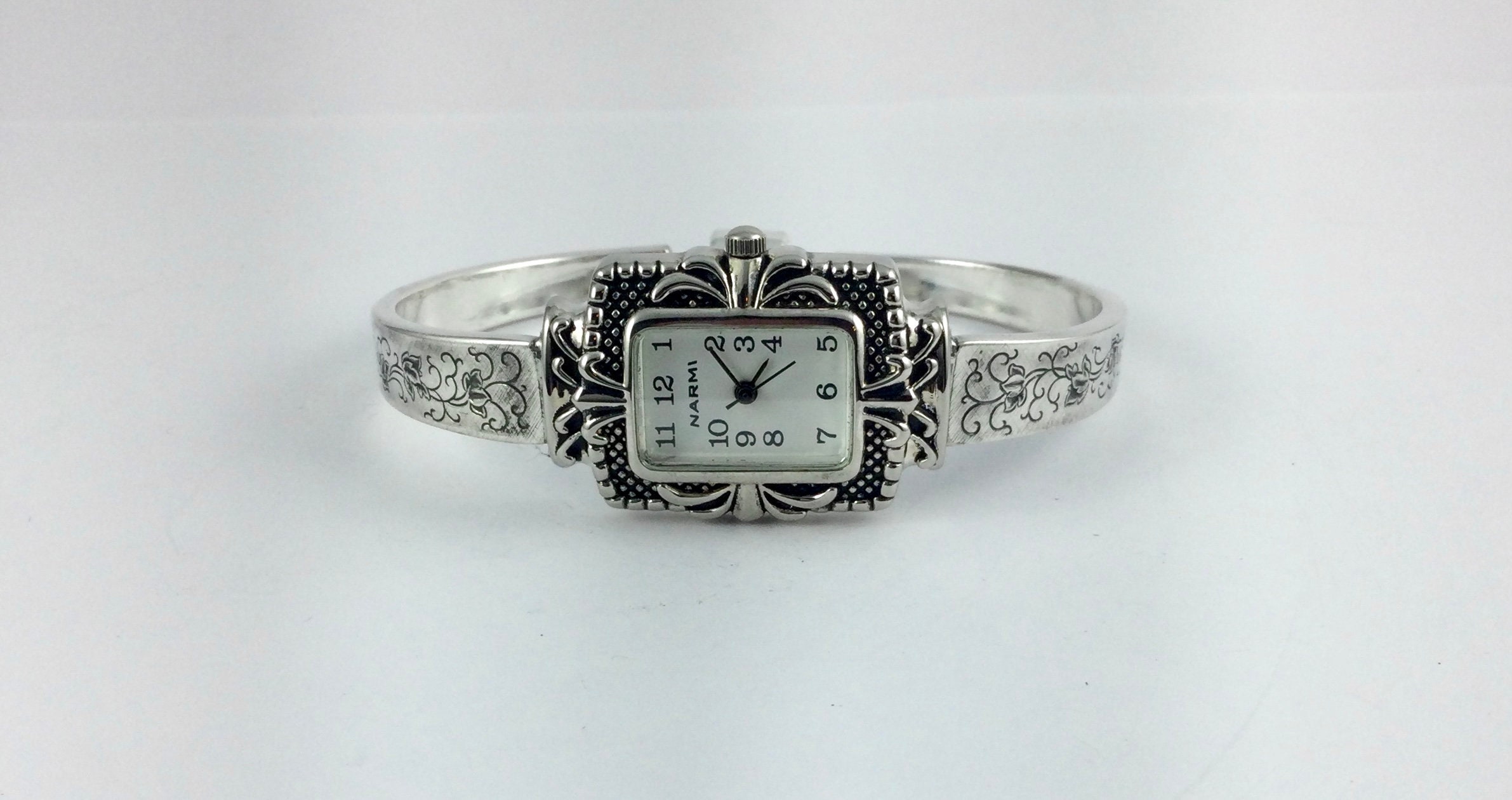 Spoon Handle Watch - Size 7 1/4 Inches - Womens Wrist Watch  display picture 3