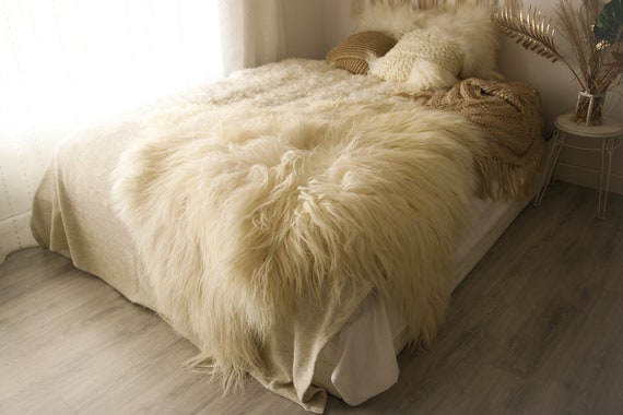 Double Icelandic Sheepskin Rug | Long rug | Shaggy Rug | Chair Cover | Runner Rug | White Rug | Creamy White Sheepskin