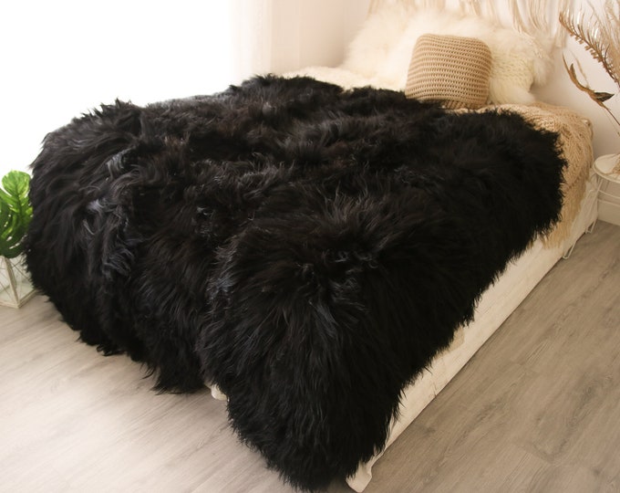 Icelandic Sheepskin Throw | Black Throw | Black Sheepskin Rug | Square Sheepskin Rug | Octo Sheepskin Rug | 200 x 190 |