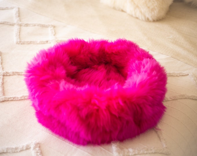 Large Sheepskin Cat bed | Sheepskin Dog bed | Cat Pouf | Dog Pouf | Sheepskin Cat Mat | Dog Mat | Pink Amarant Pet Bed | Fur Pet Bed