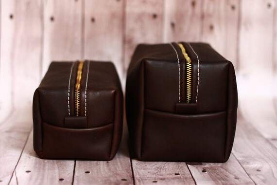HANDMADE Men's Leather Toiletry Case Dopp Kit Shaving Bag OOAK Groomsmen Present Groomsman Gift Wedding Groom Christmas Gift for him