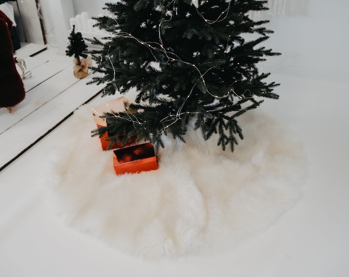 Real Fur Sheepskin Tree Skirt | Christmas Tree Skirt | Creamy White Tree Skirt | Tree Skirt | Christmas Decor