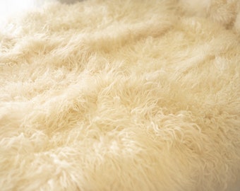 Rare Curly Natural Icelandic Ivory Rug Sheepskin Rug, Giant Sheepskin Rug, Large Sheepskin Rug, Sheepskin throw Sheep Skin #Cszyt6