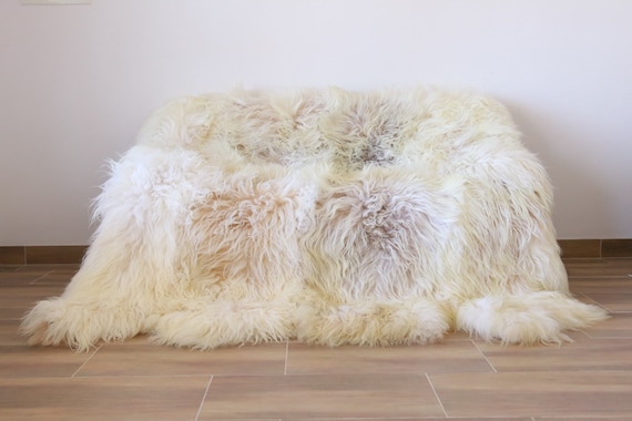 Luxurious Ivory Sheepskin Real Fur Throw | Real Fur Blanket | Sheepskin throw | Made out of 8 sheepskins | Octo sheepskin
