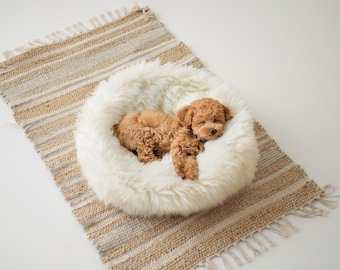 Merino Schaffell Haustierbett, Katzenhöhle, Hundebett, Katzenhaus, Haustiermöbel handgemacht - Echtes Schaffell - Cremweiß