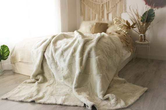 Luxurious Toscana Sheepskin Real Fur Bed Spread Throw Real Fur Blanket Sheepskin throw Sofa Cover Comforter Boho Ivory 1FU11