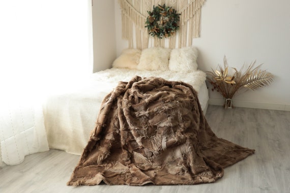 Luxurious Patchwork Toscana Sheepskin Real Fur Throw | Real Fur Blanket | Sheepskin throw | Boho Throw blonde | FUFU1
