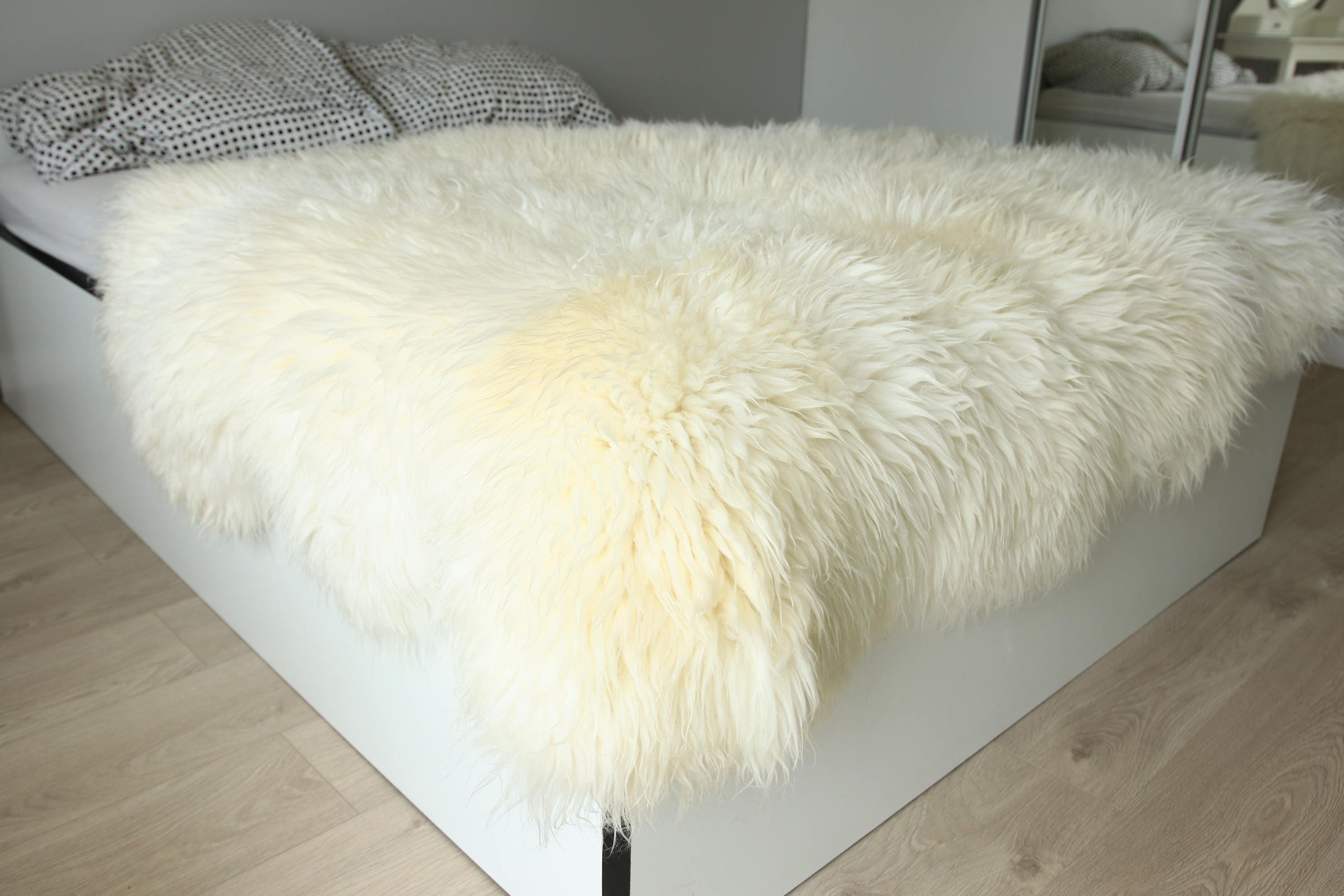 Luxury creamy white Sheepskin Throw Furry Throw Fur bed throw Bed