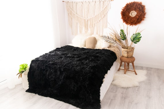 Luxurious Toscana Sheepskin Real Fur Bed Spread Throw Real Fur Blanket Sheepskin throw Sofa Cover Luxury Blanket Comforter Black Curly Fur